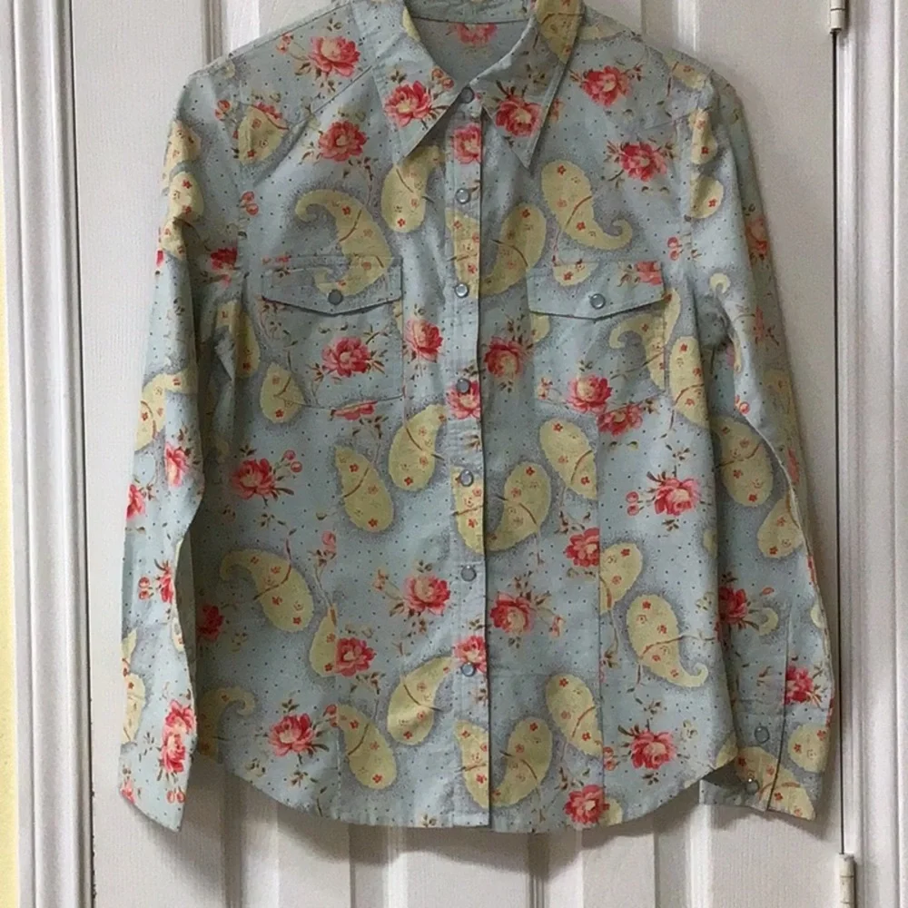 MY FAVORITE COWGIRL SHIRT MED - Picture 6 of 12